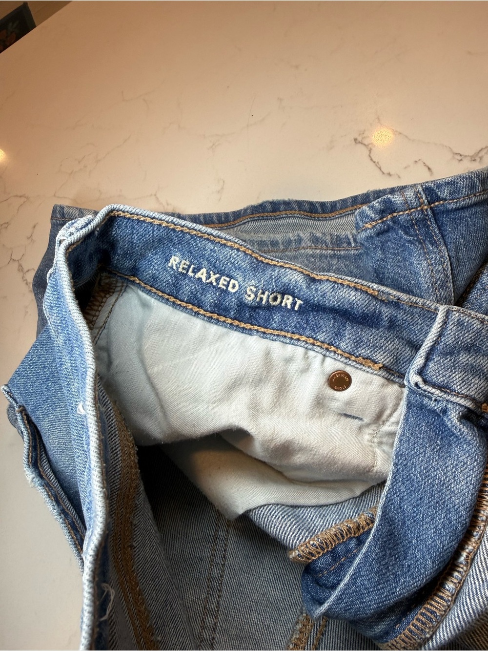 AE Strigid Super High-Waisted Relaxed Denim Short - Picture 5 of 9